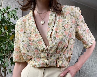 Treat ürself Floral vintage like blouse Treat Ürself Floral vintage like blouse