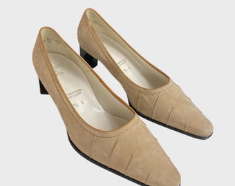Vintage Beige Leather Heels, Pointy Toe Suede Leather Shoes , Size EU41 Pumps