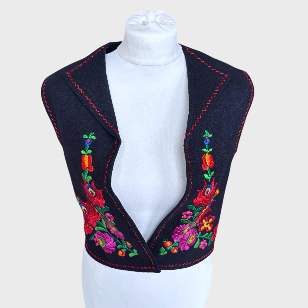 Vintage 70s Handmade Wool Embroidered Vest Boho Floral Vest XS/S