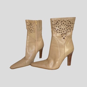 Vintage Y2K Leather Boots Pointy Toe EU37 High Heel Ankle Boots in Cream Beige