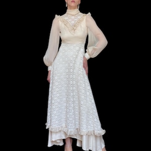 Vintage 70s Edwardian-Inspired Cream Wedding Dress | High Neck Lace Bridal Gown with Chiffon Sleeves | XXS/XS EU32/34