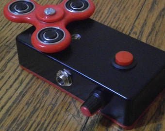 Fidget Spinner Tremolo con pulsante effetto mute/stutter e controllo del volume di AmishRobots