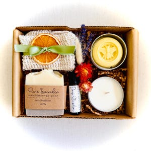 Relaxation Spa Gift Box for her Lavender Aromatherapy Gift Birthday gifts for her Best Friend Gift for her Hygge Gift Box Self Care Package