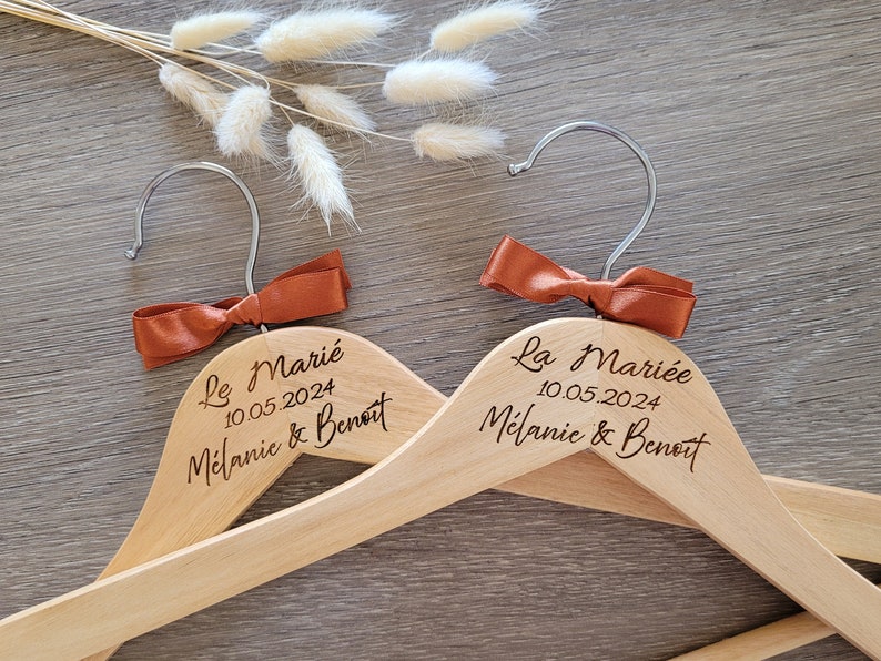 Personalized wooden wedding hanger, wedding decoration, wedding souvenir, personalized engraved hanger, bride and groom hanger, the softness of wood image 4