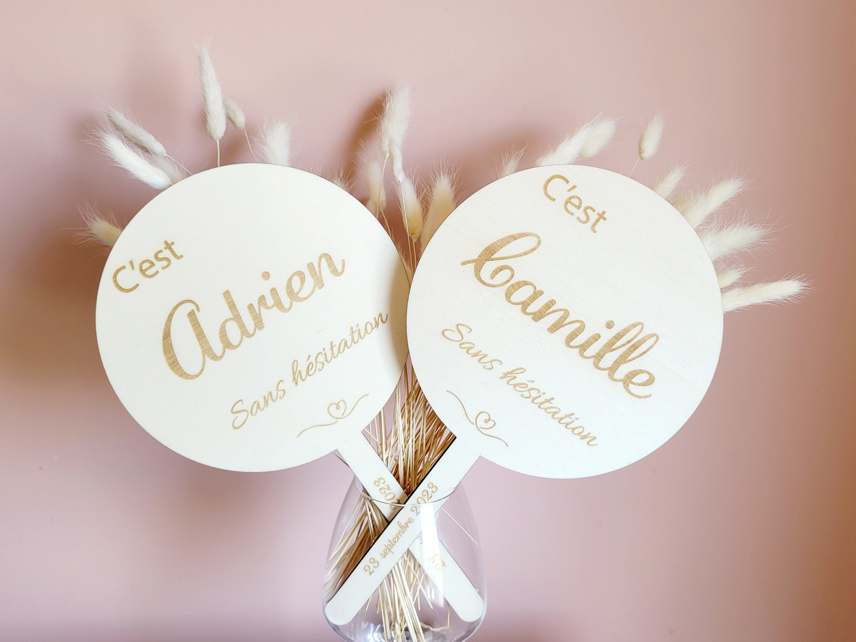 Pancarte personnalisée pour mariage avec prénoms en bois