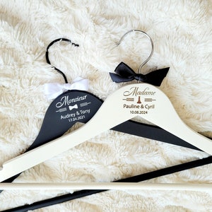 Personalized wooden wedding hanger, wedding decoration, wedding souvenir, white and black engraved hanger, bride and groom hanger, the softness of wood