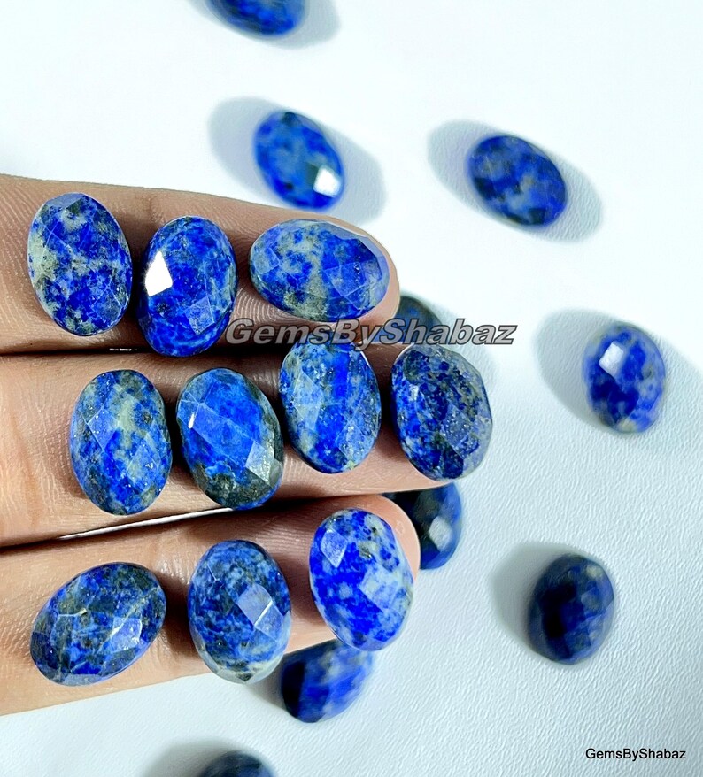 14 x 10 mm. Ovala rosenskurna lapis lazuli-cabochoner för att tillverka smycken och andra saker bild 6