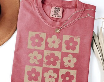 Checkered Flowers Shirt, Retro Flowers Shirt, Spring Mama Floral Shirt, Trendy Flower Shirt, Minimal Retro Flower, Cute Daisy Shirt For Mom