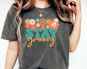 Stay Groovy Shirt, Retro Stay Groovy Shirts, Hippie Summer T-Shirt, Hippie 70s Summer Tee, Birthday Party Outfit, Groovy Mom Shirts,Boho Tee