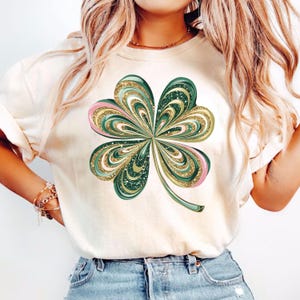 Four Leaf Clover Shirt, St Patrick's Day Shirt, Lucky Clover Shirt, Cute Shamrock Shirt,Saint Paddys Day T-Shirt,Cute Four Leaf Clover Shirt