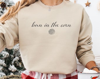 Bun In The Oven Sweatshirt, Pregnancy Announcement Sweater, Baby Reveal Sweatshirt, Expecting To Be Mom Gift,Funny Pregnancy Reveal Crewneck
