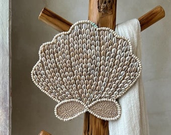 Handcrafted Boho Shell Decoration, Unique Cowrie Shell Wall Hanging, Handmade White Decor, Beach Home Atmosphere KAURI