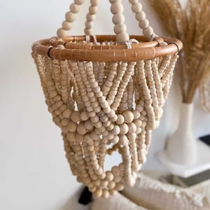 Beigefarbener Lampenschirm aus Holzperlen, Boho-Kronleuchter, Boho-Pendelleuchte, Boho-Beleuchtung, natürlicher Lampenschirm, handgefertigte Lampe M