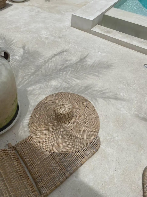 Wide Brim Straw Sun Hat – Handmade Oversized Beach Hat from Bali – Pandan Leaf Hat – Boho Summer Hat – Natural Sun Protection SAMAN XL