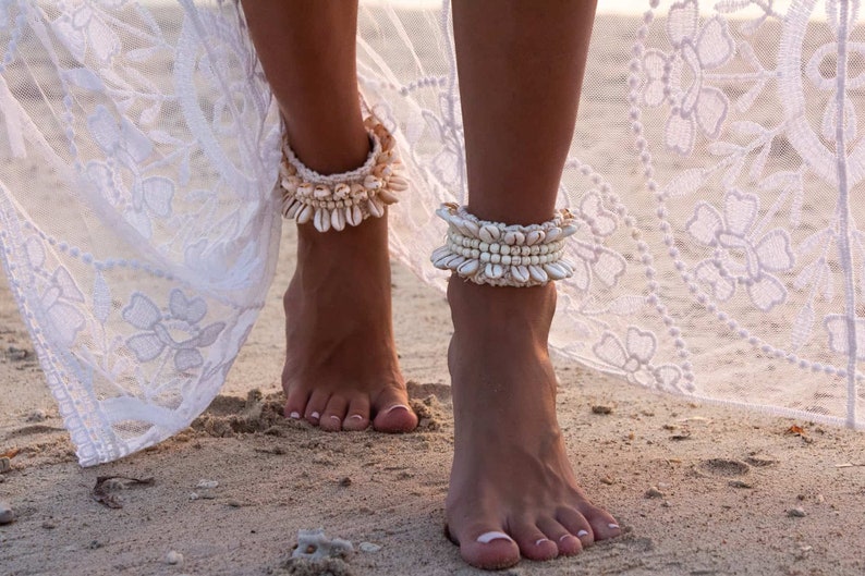 Cowrie Shell Ankle Bracelet, Boho Seashell Anklet, Bohemian Summer Anklet, Beaded Anklet, Boho Beach Anklet Natural image 3