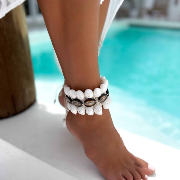 White Shell Ankle Bracelet, Shell Anklet, Boho Jewelry, Bohemian Summer Anklet, Beaded Anklet, Balinese Craftmanship, Boho Beach Anklet TIPI