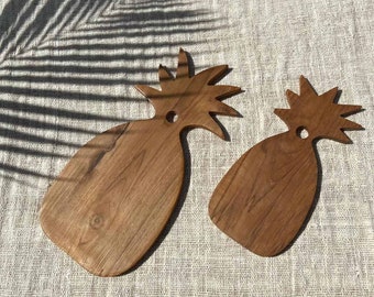 Pineapple Shape Cutting Board, Wood Hand Cutting Board, Teak Wood Board, Cutting Boards from Bali 33cm