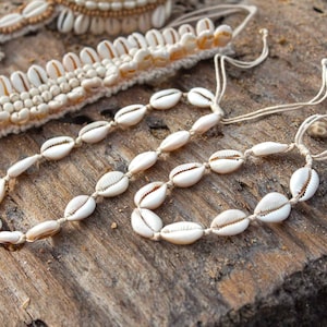 Cowrie Shell Ankle Bracelet, Boho Seashell Anklet, Bohemian Summer Anklet