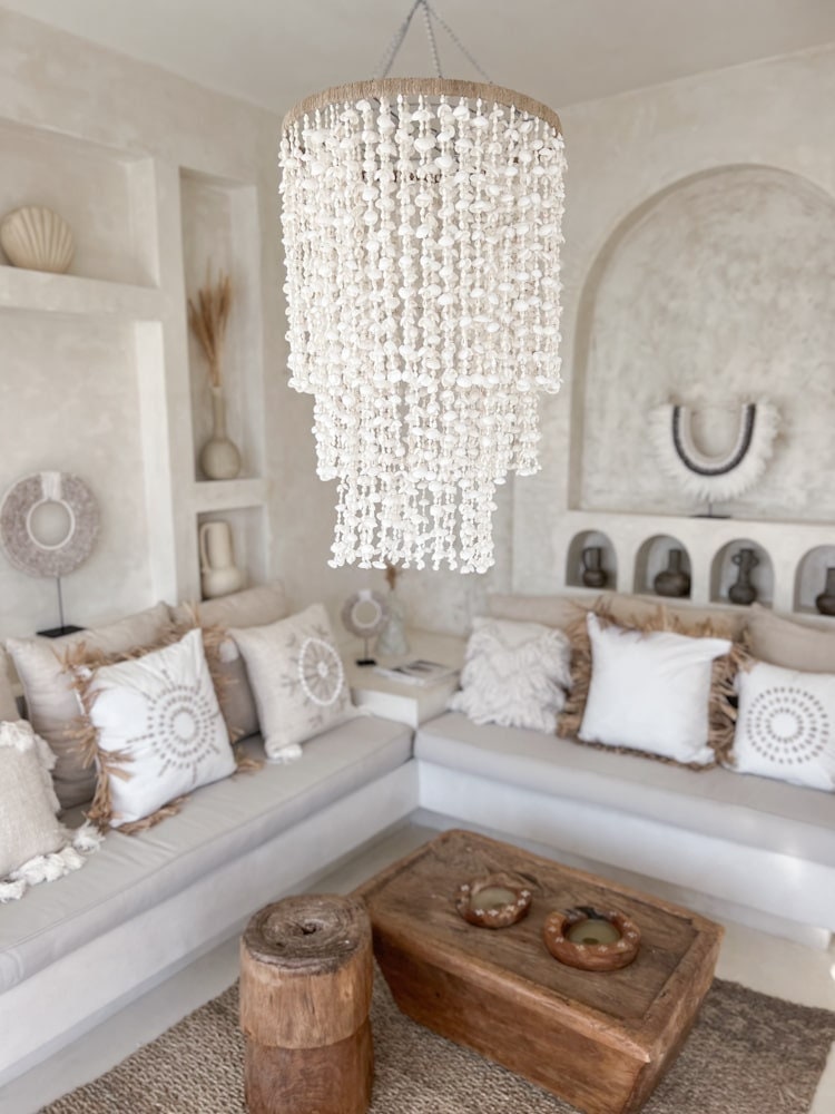 Lámpara de araña de concha, pantalla de lámpara de concha hecha a mano - iluminación colgante de dormitorio, lámpara de araña de sala de estar, decoración boho, diseño de inspiración costera DOMI