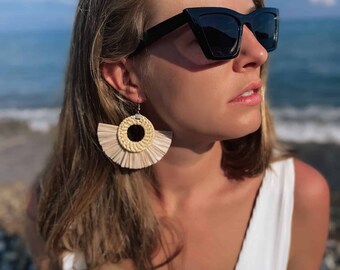 Beige Rattan Earrings Boho Chic Jewelry Handcrafted Bali Design Elegant Half-Circle Earrings Trendy Bohemian Wear BOHO