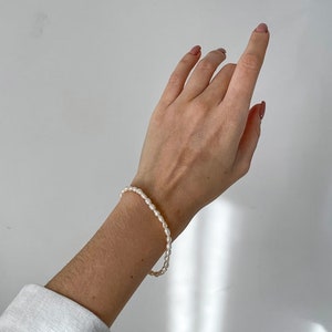 Pulsera de perlas blancas, pulsera de perlas, lujosas perlas hechas a mano de Bali, brazalete clásico de perlas blancas naturales, pulsera de perlas hechas a mano