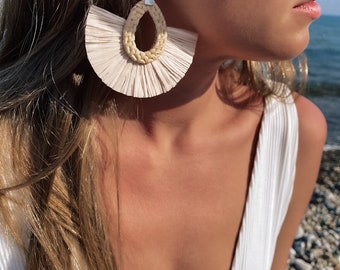 Beige Rattan Earrings Boho Chic Jewelry Handcrafted Bali Design Elegant Half-Circle Earrings Trendy Bohemian Wear BOHO