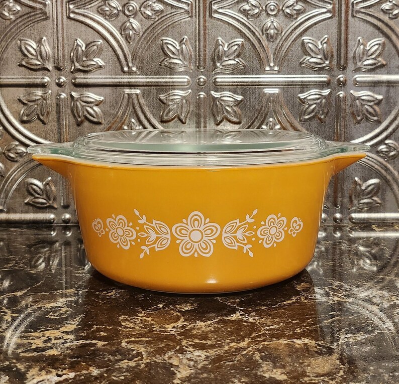 Vintage Pyrex Set of 3 Butterfly Gold Nesting Casseroles With Lids Etsy