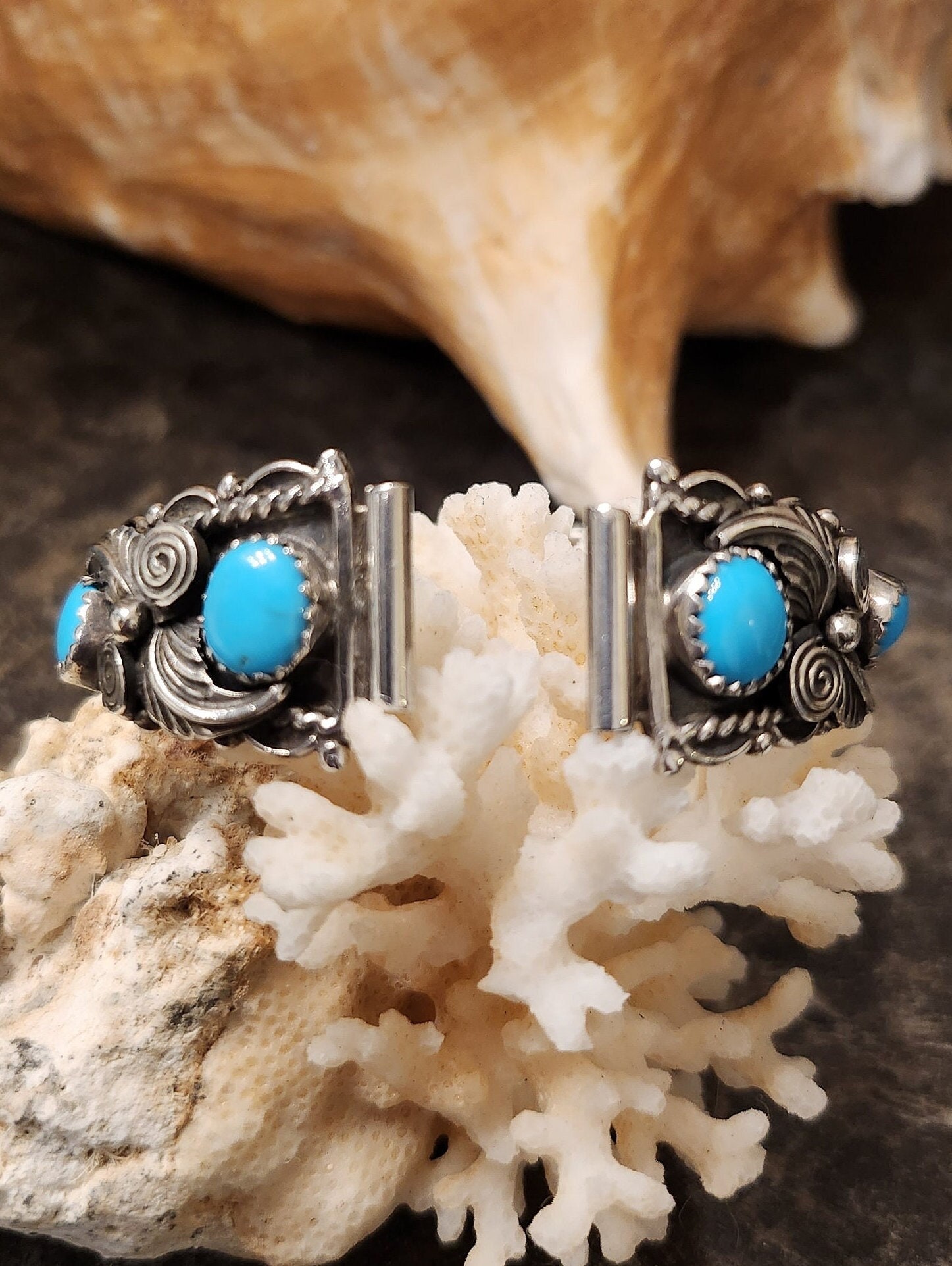 Duel Bear Navajo Powerful Turquoise Native American Jewelry Silver Leaf Bracelet Duel Bear Navajo Powerful Turquoise Native American Jewelry Silver Leaf Bracelet