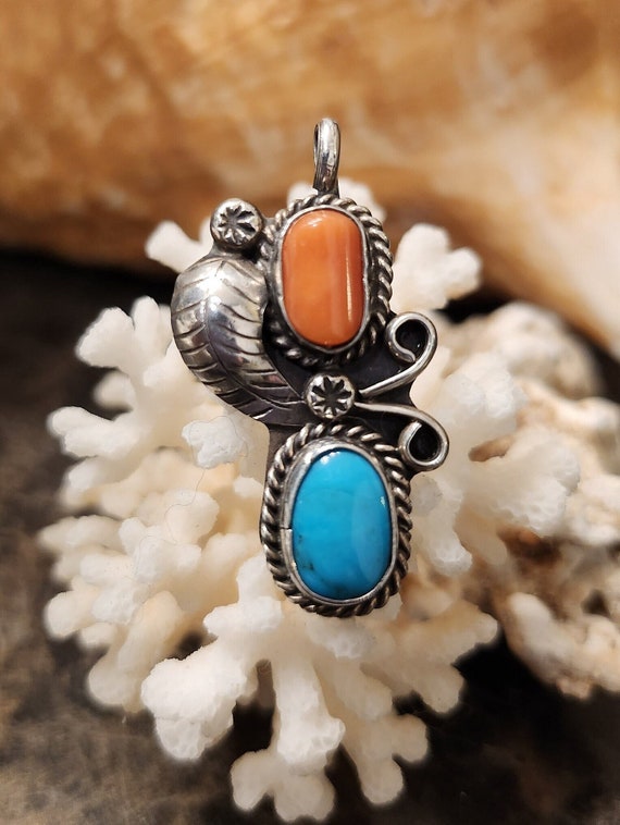 Swirling Leaf Vintage Native American Navajo Turquoise Coral Sterling Silver Ring Swirling Leaf Vintage Native American Navajo Turquoise Coral Sterling Silver Ring