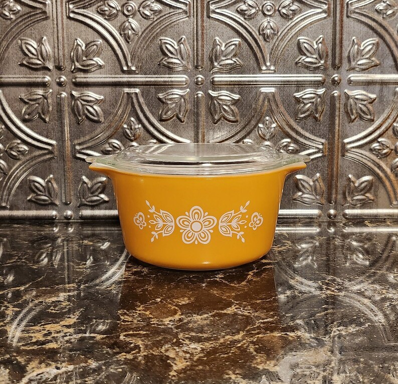 Vintage Pyrex Set of 3 Butterfly Gold Nesting Casseroles With Lids Etsy