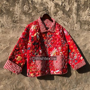Gewatteerde katoenen patchworkjas, met bloemenprint in Kantha-stijl, omkeerbaar (gemaakt in India)
