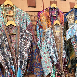 Wholesale Lot of 40 Piece Woman&#39;s Long Silk Kimono Robe Floral Kimono Silk Robes Vintage Kimono Silk Robe Wholesale kimonos Chirstmas gift.