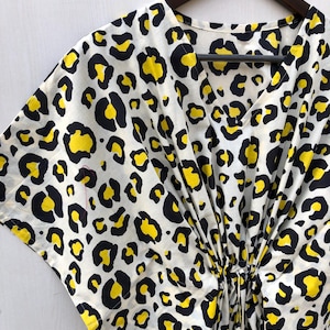 Robe longue caftan indienne en coton à fleurs : vêtements de nuit couvrants pour la plage