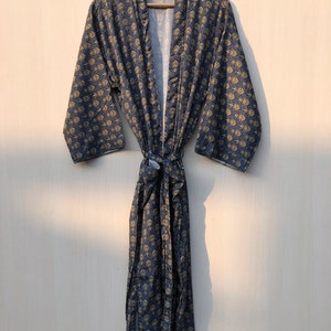 Vintage Silk Sari Kimono Robe: Indian Recycled Gown