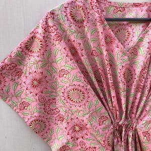 Robe longue caftan indienne en coton à fleurs : vêtements de plage, vêtements de nuit