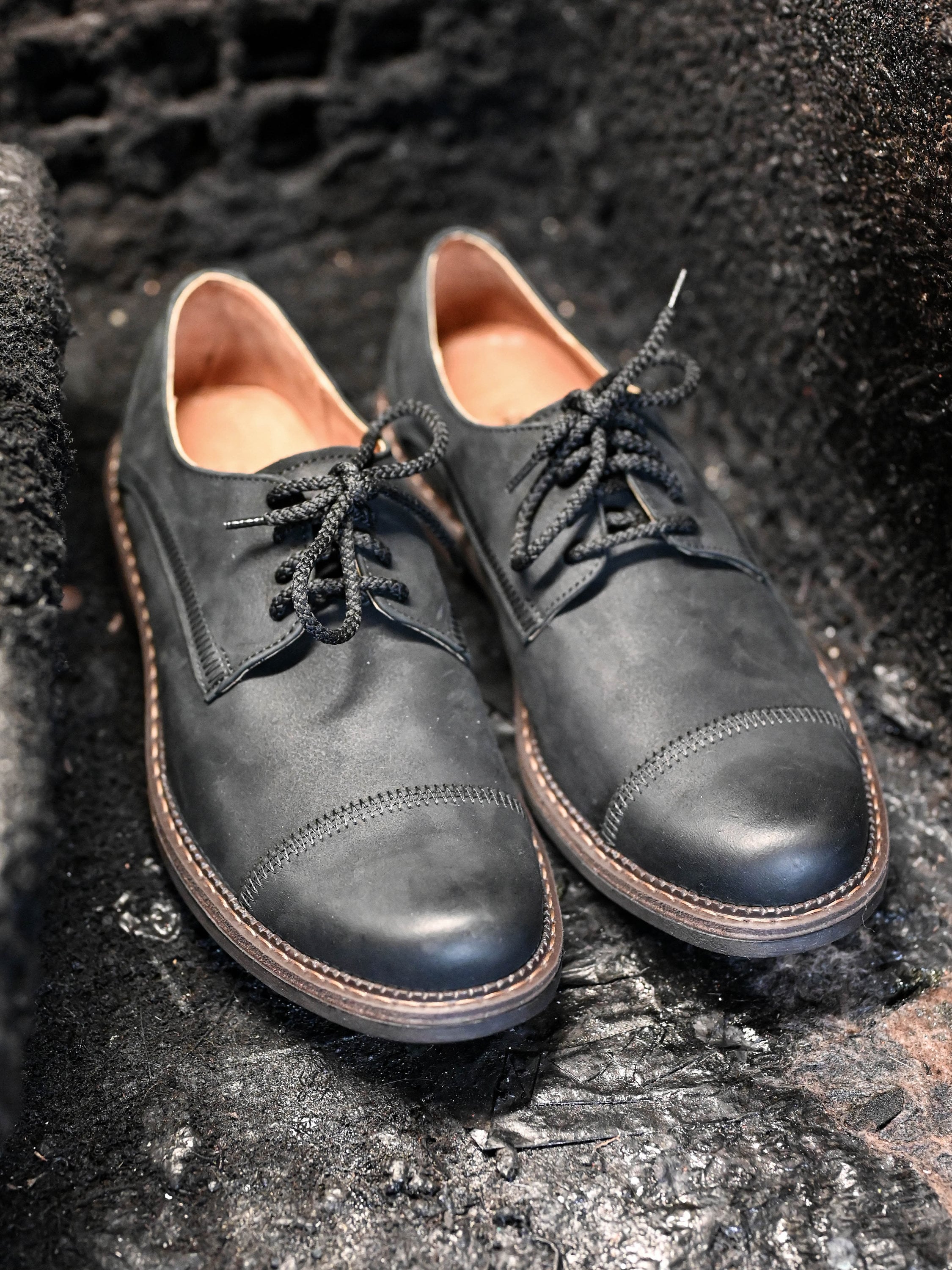 Premium Italian Leather Men display picture 1