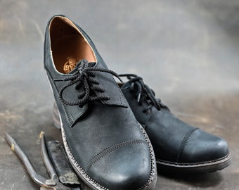 Premium Italian Leather Men display picture 1