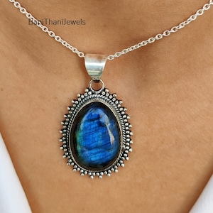Labradorite Pendant, 925 Silver Sterling Pendant, Handmade Pendant, Gemstone Pendant, Statement Jewelry, Silver Pendant, Labradorite Jewelry