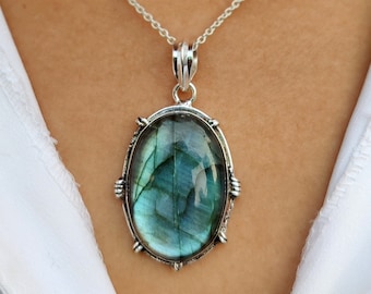 Labradorite Pendant, 925 Silver Sterling Pendant, Handmade Pendant, Gemstone Pendant, Silver Pendant, Pretty Pendant, Labradorite Jewelry