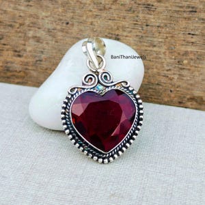 Garnet Pendant, Handmade Pendant, 925 Sterling Silver, Heart Shape Pendant, Silver Jewelry, Garnet Jewelry, Women Pendant, Nacklace Pendant.
