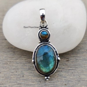 Labradorite Pendant, 925 Silver Sterling Pendant, Handmade Pendant, Gemstone Pendant, Labradorite Jewelry, Silver Jewelry, Women Necklace