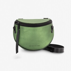 MONKEY glänzend grüne Leder Umhängetasche und Gürteltasche in einem, für Damen, Gürteltasche, Hüfttasche, einfache Geldbörse, Geschenk für Sie