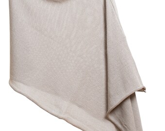 Poncho de punto de algodón suave, hecho a mano en el Reino Unido, gris plateado.