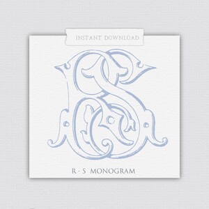 Może przedstawiać: Wzór monogramu w kolorze niebieskim i białym z literami R i S splecionymi ze sobą ozdobnymi zdobieniami. Litery są w stylu pisma odręcznego, a wzór znajduje się na białym tle. Pod wzorem znajduje się tekst "R-S Monogram".