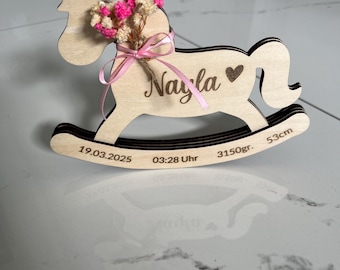 Geburt Geschenk personalisiert/ Babygeschenk/ Geburt/ Taufgeschenk/Schaukelpferd Deko