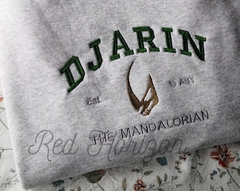 Pedro Pascal Merch : Le sweat-shirt brodé Mandalorien - Din Djarin Design, Cozy Fan Apparel