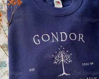 Trage das Erbe Gondors – Boromir-inspiriertes besticktes Shirt, Hoodie oder Sweatshirt. Von Fans hergestellt.