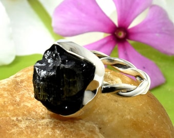 Raw Black Tourmaline Ring, Rough Black Ring, 925 Sterling Silver Ring, Uncut Gemstone Ring, Crystal Raw Stone Ring, Healing Crystal Ring