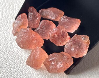 10 piezas de cuarzo fresa rosa en bruto de grado AAA, 12-15 mm, cuarzo fresa natural en bruto, cristal curativo en bruto, para la fabricación de joyas.