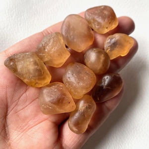 10 Pcs-Golden Imperial Topaz Rough Crystal, , Natural Imperial Topaz Rough Gemstone, 15-20 MM, Healing Crystal Stone, Raw Materials